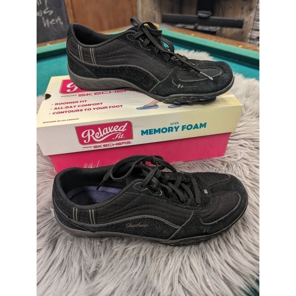 Memory foam women's skechers 8.5